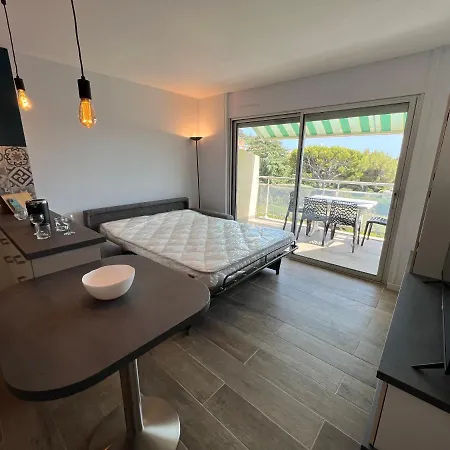 Baie Des Anges Apartamento *